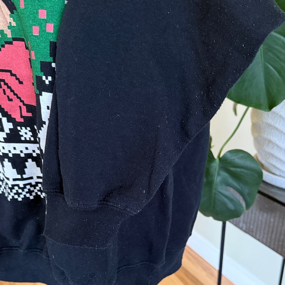 Marilyn Monroe Holiday Black Sweatshirt - Picture 3 of 10